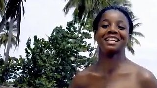 Public Flashing Of Big Natural Tits In The Moment Of Escape