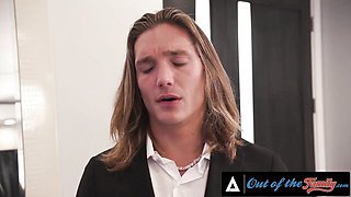 Elizabeth's pussy eating dirt