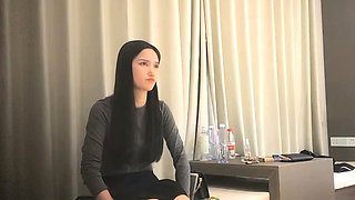 Amateur Webcam Cute Teen Plays Solo with Big Dildo