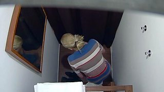 Blonde gets the massage of her dreams
