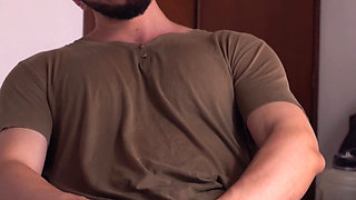 bigger  taller guy  very hot 1.92 mts