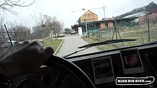 Amoral mature lady emotional xxx clip