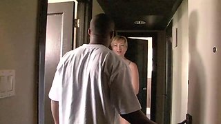 Nora Skyy Rides Cuntre Pipes Big Black Cock