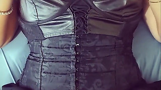 The Gothic Girl Is Hot Right Now and Wants to Play with Her Huge Tits