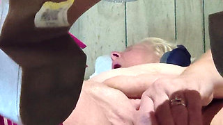 Pounding Pussy so Intense Shes Cumming Hellbent