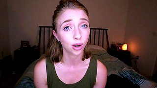 Natural brunette solo toying