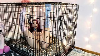 Close up amateur beauty uses her toy to masturbates