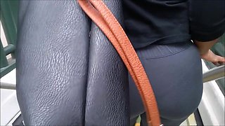 FAT JIGGLY ASS IN SPANDEX(MAJOR VPL!!!!!)