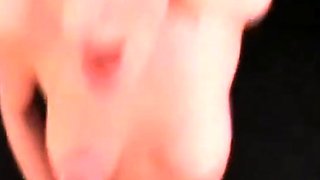 Deutsche Blondine schluckt Sperma