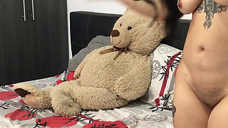 My friend in lingerie masturbates her pussy and sends me a video showing her tits.