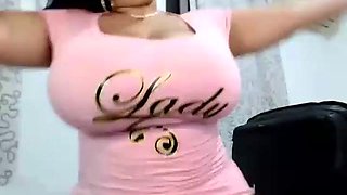 Big tits Issy