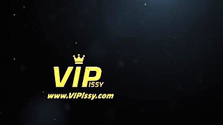 VIPissy featuring Vinna Reed and Amanda Hill's peeing lesbians smut
