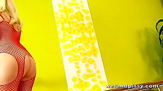 Amoral Teen 18+ Exciting Pissing Fetish Clip