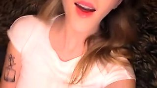 Webcam skinny brunette plays her squirt pussy