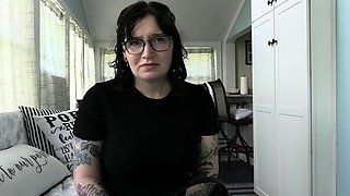 Bettie Bondage – Mutual Masturbation with Mom