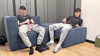 Guys Jerking Off Together