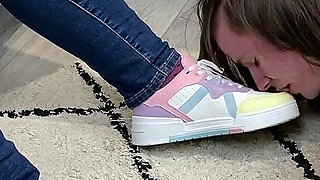 Human Shoe Cleaner - He Has to Lick Legs That Demolish Him! - Dave Moon - Jennifer - Bbusting (licking)