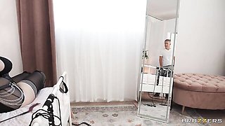 Awesome redhead model Abigaiil Morris is enjoying this huge penis