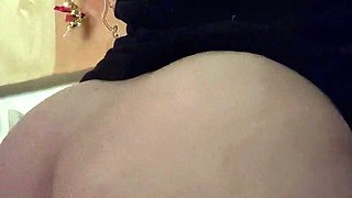 Amateur young teen solo masturbation on her livingroom