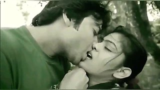 Succulent smooching Indian school woman outdoor romance