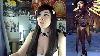 Amateur Webcam Teen Masturbates And Teases