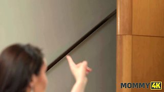 Mommy4k. enormous momma titties are the hottest injury treatment