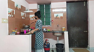 I Find My Horny Step Sister in the Kitchen