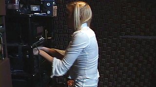 Young blonde teen amateur give blowjob on sexdate