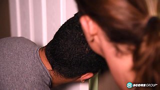 Exhibitionist COUGAR DOUBLE PENETRATION - Karen Kougar