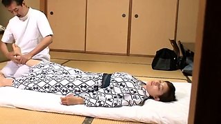 amateur asian gives a blowjob