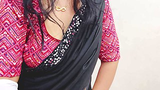 Indian Hot Bhabhi Desi Handjob