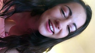 Hot amateur teen girl toying pussy in bed on webcam