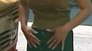 Determined Blonde Peeing Outdoor