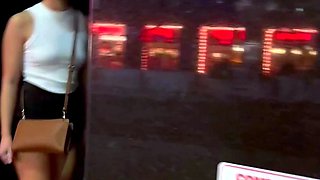 Amateur hottie fucked outdoor in public