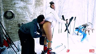 Outdoor Sporty Seduction with Tony De Sergio