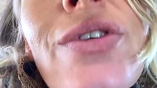 Webcam milf with breast milk live hardcore masturbate