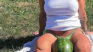 Muscle MILF Kandys Watermelon Crush Domination