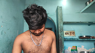 ALONE AT HOME FULL MOVIE ( HINDI AUDIO