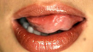 My dads hot girlfriend use her big tits seduce me