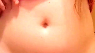 Curvy Girl Spreads Her Ass While Peeing in a Bathtub