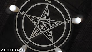 Hot Gothic Lesbians Jessie Lee and Sheena Rose Eat and Scissor