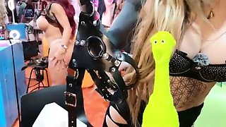 Perfect ass amateur bangs in public