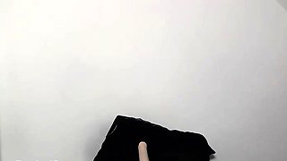 Big boob brunette masturbates on webcam