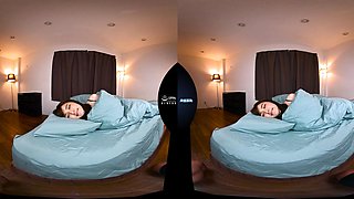 Mysterious Japanese Beauty Beckons For Erotic VR Adventure