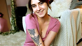 Petite small tit babe with perfect pussy masturbates