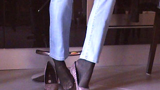 Shoeplay in Black Pantyhose and Pink Pumps