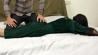 My younger step sister was alone in the room, I also went to her room and fucked her pussy at night