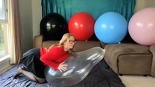 Lovely Blonde With Tight Pussy Masturbate Solo