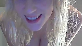 Amateur Big Boobs jerks Big Dick