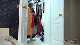 Fucking Your Step-Auntie Grace in the Bathtub POV